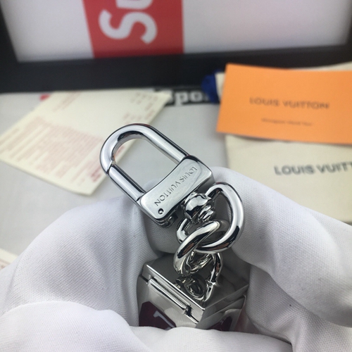 ブランドキーホルダー背面デザイン